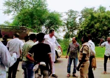 अनियमित चेकिंग अभियान पर भड़के विधायक संदीप साहू, चेकिंग के नाम पर ग्रामीणों में दहशत फैलाना बंद करो, निष्पक्ष कार्रवाई करो