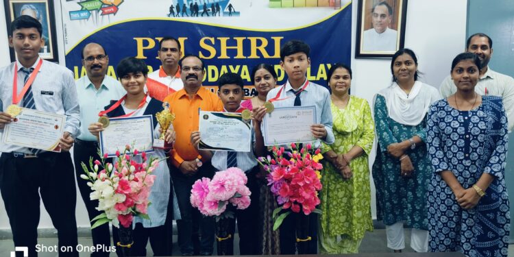 नेशनल टीम में  चयन होकर अक्षांश, सुयश, तनिष्का और अनुराग नें नवोदय विद्यालय लवन का नाम रोशन किया