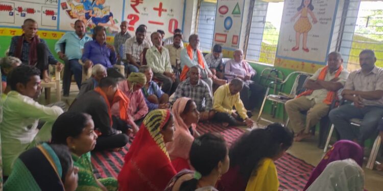 कोरदा के पूर्व माध्यमिक शाला में पालक शिक्षक बैठक का किया गया आयोजन