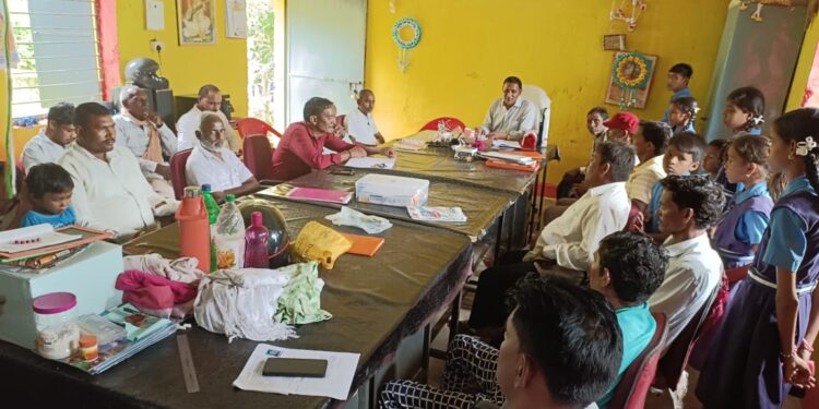 शासकीय प्राथमिक शाला पैजनी में पालक शिक्षक मेगा बैठक का आयोजन   