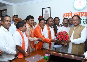 मरार समाज के प्रतिनिधि मंडल ने मुख्यमंत्री विष्णुदेव साय से किये सौजन्य मुलाकात