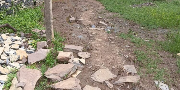 विधायक मद से सीसी रोड निर्माण के लिए मिली राशि का बंदरबाट, नहीं बना अब तक सीसी सड़क