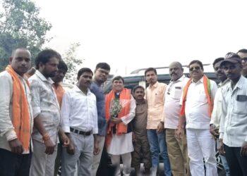 पूर्व विधायक नवीन मार्कंडेय का गिरौदपुरी धाम जाते समय लवन नगर में किया गया स्वागत