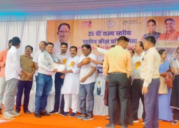 शिक्षक ने किया लवन श्रेत्र का नाम रोशन, मुख्यमंत्री गौरव अलंकरण समारोह में हुए सम्मानित 