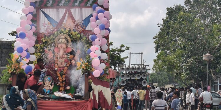 बप्पा को नम आंखों से विदाई, अगले बरस जल्द आओ..से गुंज उठा लवन नगर 