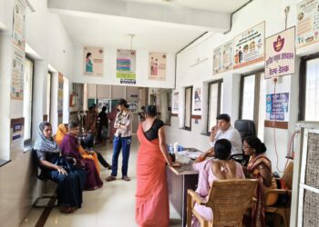 बदलते मौसम की मार, रोजाना पहुंच रहे है ओपीडी में 70 से अधिक मरीज