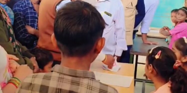 चिचिरदा में एफएलएन मेला का आयोजन