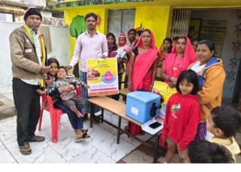 मुंडा में 321 मल्लीन में 68 बच्चों को पोलियो की खुराक पिलाई गई