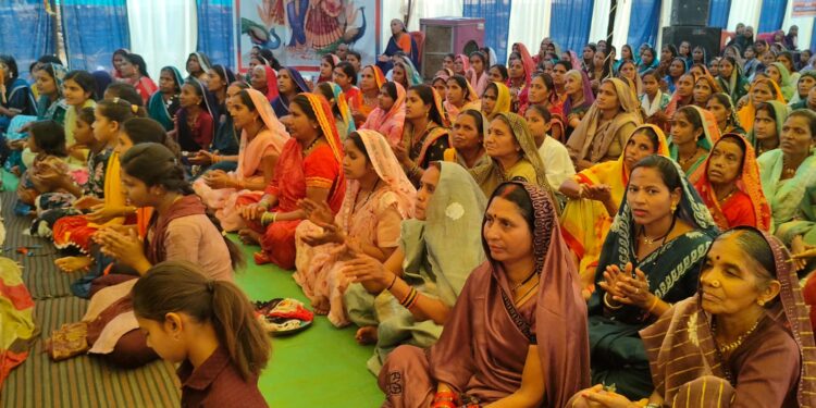 श्रीमद्भागवत कथा में भगवान श्रीकृष्ण की बाल लीला व गोवर्धन पूजा का किया वर्णन