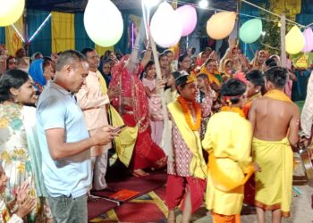 श्रीकृष्ण की बाल लीलाओं से गूंज उठे कथा-पंडाल मटका फोड़ में खूब झूमे श्रद्धालु