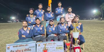 ग्राम सरखोर में चल रहे रात्रि कालीन क्रिकेट प्रतियोगिता का हुआ समापन