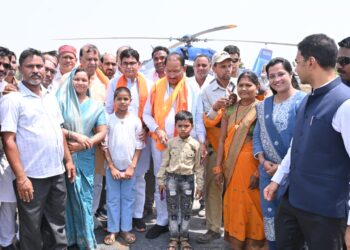 मुख्यमंत्री से मिलकर अभिभावकों की आंखो में छलकी ख़ुशी