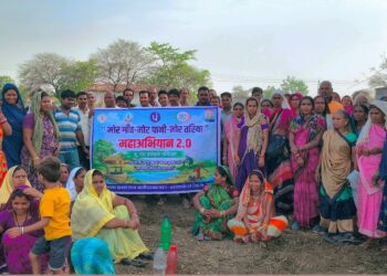 करदा में ग्रामीणों ने मोर गांव मोर पानी महाभियान की शुरूआत किया