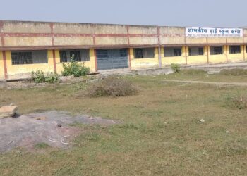 करदा का हाईस्कूल अध्यधिक जर्जर, अपनी बदहाली पर बहा रहा आंसू