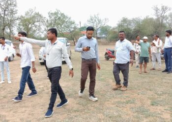 पीएम सूर्य घर मुक्त बिजली योजना से जगमगाएगा ग्राम पंचायत सकरी, अधिकारियों ने किया स्थल निरीक्षण